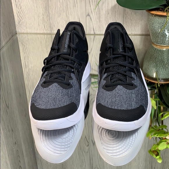 ❤️ Nike Air Versitile III black/black-white-dark g - Picture 8 of 8